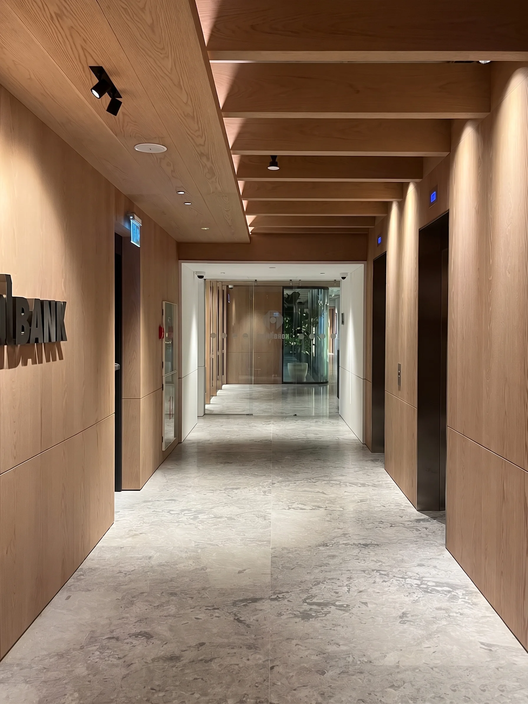 Nurol Asset Management / Bank Interior